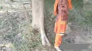 Indian prostitute engages in outdoor sexual activity in a public park