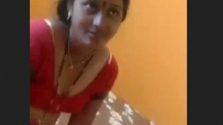 Gorgeous Indian wife updates her riding skills in hot video