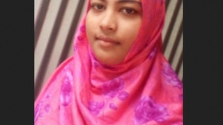 Classic Indian wife flaunts her finest attributes