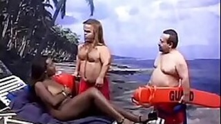 Hot Sierra likes nasty midgets