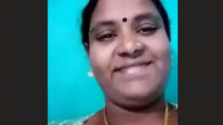 Tamil aunt's breasts are the star of this milking video