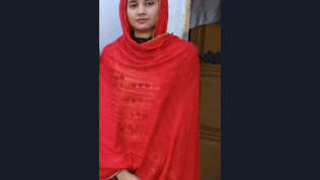 Pakistani beauty flaunting her assets