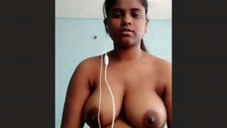 Indian beauty connects for a steamy video chat