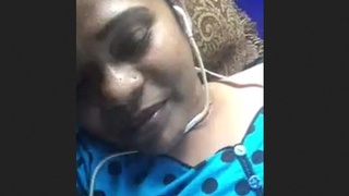 Desi bhabhi pleases her partner over video call