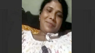 Desi woman displays her vagina during video call