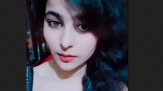 A charming Pakistani girl reveals her intimate parts on camera