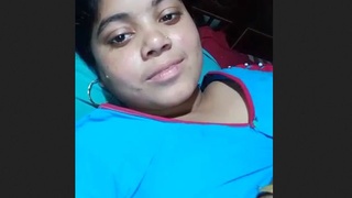 Nimanshi, an Indian housewife, indulges in self-pleasure and shares her intimate moments with you