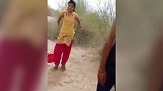 Cheating wife has sex outdoors, caught red-handed and leaked her sex via mms