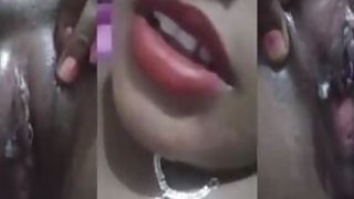 Busty aunt Desi with her wet plump pussy on the XXX camera