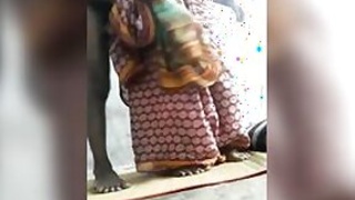 Tamil guy prefers mature Desi aunts and fucks them in XXX video