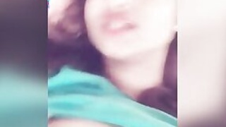 Desi's hot selfie scene shot for her boyfriend