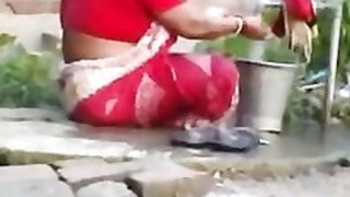 Indian sex mms bhabhi caught by a neighbor