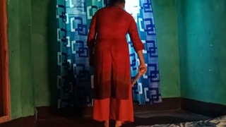 Cumriya bhabi discovers my exposed penis while cleaning the house