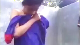 Indian girl Desi bathing video