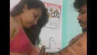Desi aunty gives oral pleasure to her nephew