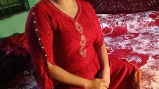 Close friends' wives engage in sexual activities while their husbands are absent