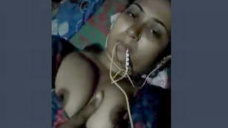 Indian village bhabi's seductive display