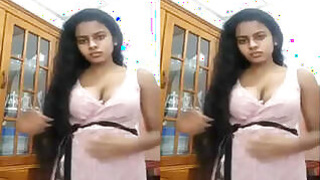 Lankan girl for the money Undresses and shows her body