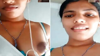 Desi Girl Shows Her Boobs To Lover On Facebook