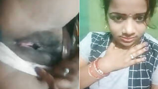 Horny Bhabhi Shows Her Pussy