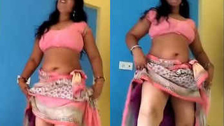 Indian sister gets hot in this steamy video