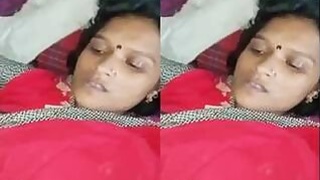 A horny Desi Bhabhi gives a blowjob and gets laid.