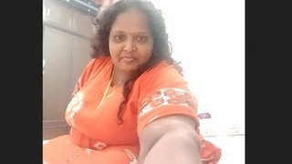Indian aunt displays her sensual vagina