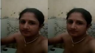 Desi Bhabhi Bathing Part 1