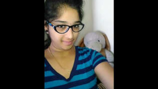 Sizzling girl's intimate video unintentionally shared